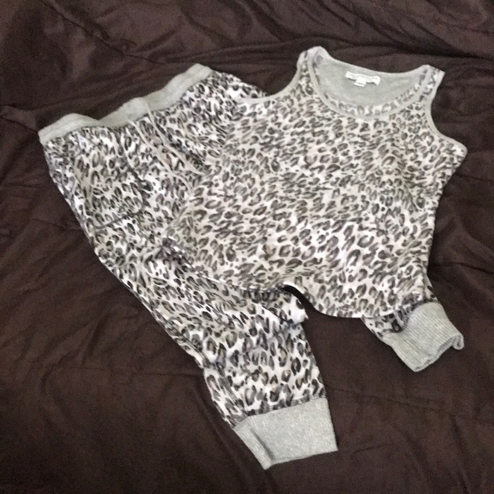 ❇️4/$20 Animal Print Lounge set, top & pants